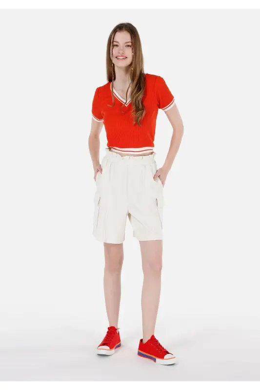 Ecru women's shorts - COLIN'S