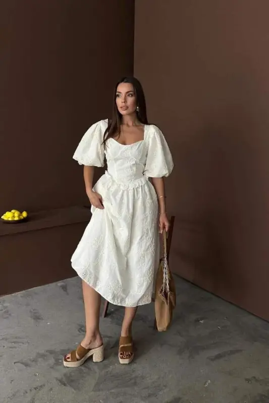 Экрю Платье с Кружевными Рукавами-фонариками и Бродери - 3