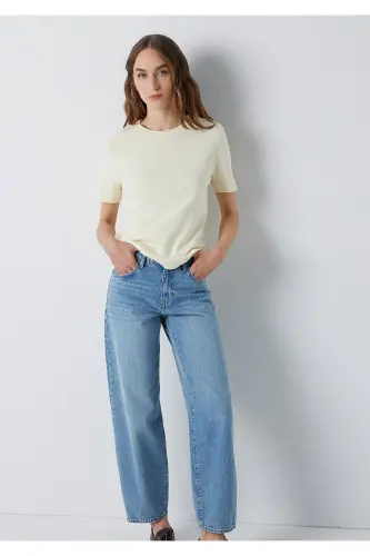 Ekru Basic Tişört Semi Slim Fit / Yarı Dar Kesim 1612916-70069 - Ekru - MAVI (1)
