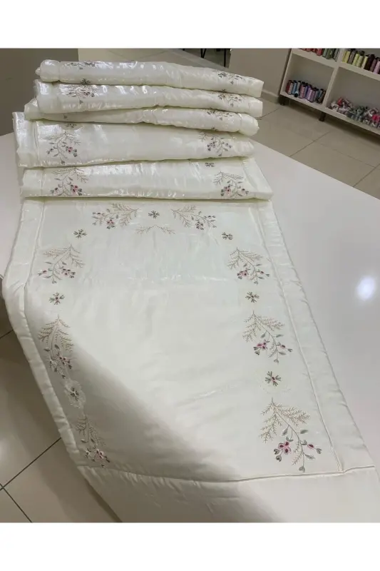 Seccade 1 Adet El Işi Iğne Oyalı Rokokolu Elyaflı Ipek Saten Seccade - krem - 8
