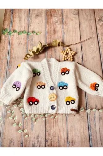 El Örgüsü Beyaz Araba Desen Erkek Bebek Hırka - Beyaz - 3