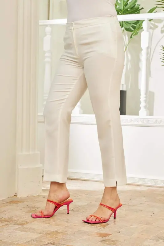 Elastic Waistband Slit Detailed Plus Size White Fabric Pants - 3