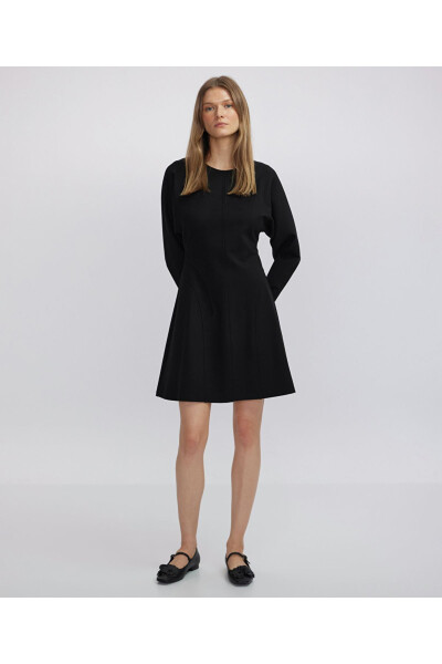 Elegant and stylish, short-sleeved mini dress. - İPEKYOL