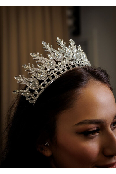 Elegant Crystal-Studded Wedding and Engagement Bridal Crown and Hair Accessory - 4