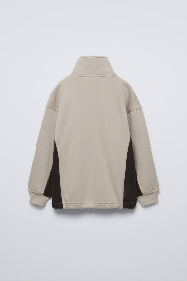 EMBOSSED SLOGAN SWEATSHIRT-Taupe Brown Gray - 3