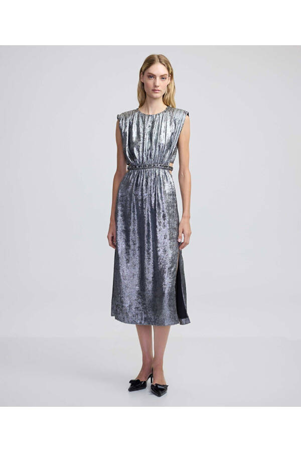 Embroidered dress with a shiny texture - 1