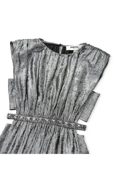 Embroidered dress with a shiny texture - 4