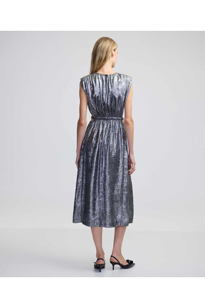 Embroidered dress with a shiny texture - 6