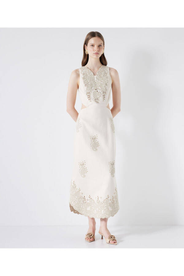 Embroidered linen dress - 16