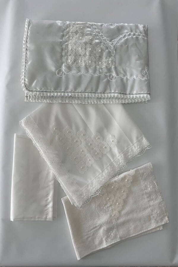 Embroidered Prayer Rug Set of 4 Pieces - Dowry Needle Lace Set of 4 Prayer Rugs - 1