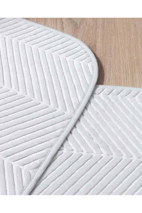 Emele 2-Piece Bath Mat Set - Light Grey - 2