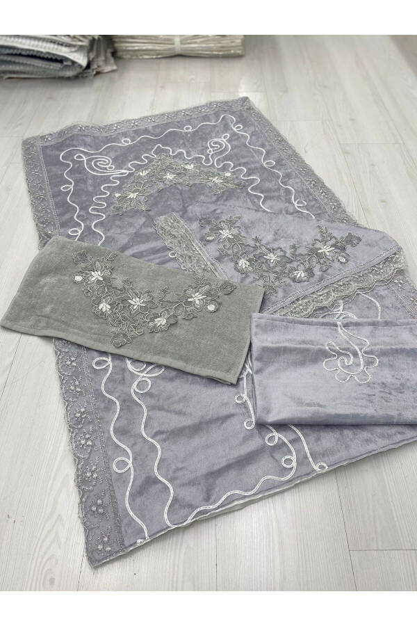 Engagement Prayer Rug Set with French Lace, 4 Pieces - 1