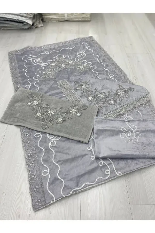 Engagement Prayer Rug Set with French Lace, 4 Pieces - 1