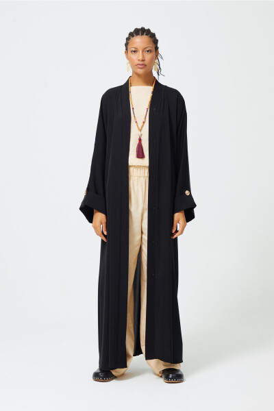Epoleti tugmachali tafsilotli qora Abaya - NUUM DESIGN