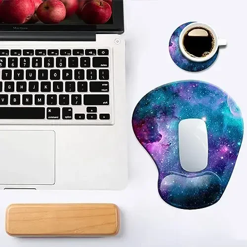 Ergonomik bilak uzatgichli sichqoncha yostig'i, uy ofisida ishlash, o'qish, oson yozish va og'riqni yo'qotish uchun sirpanmaydigan PU asosli sichqoncha yostig'i Moviy tumanlik - 7