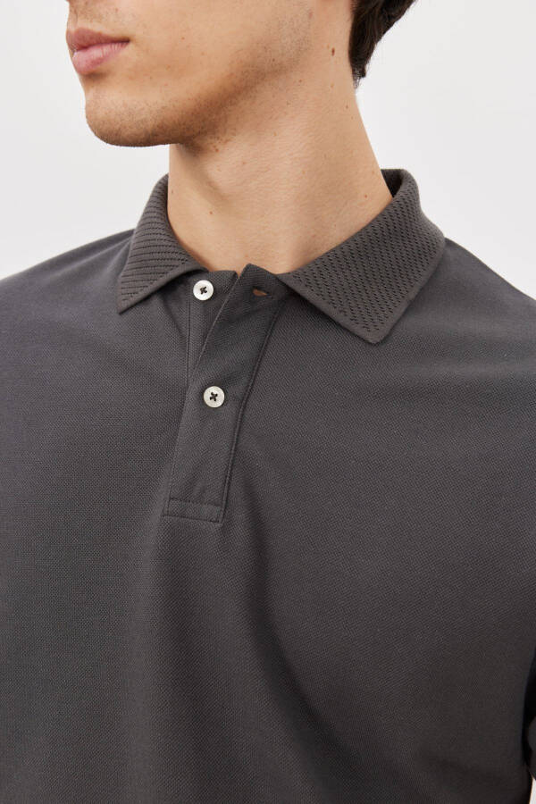 Erkak Antratsit Slim Fit Tor Kesim 100% Paxta Polo Yoqali Qisqa Yengli Futbolka - 4