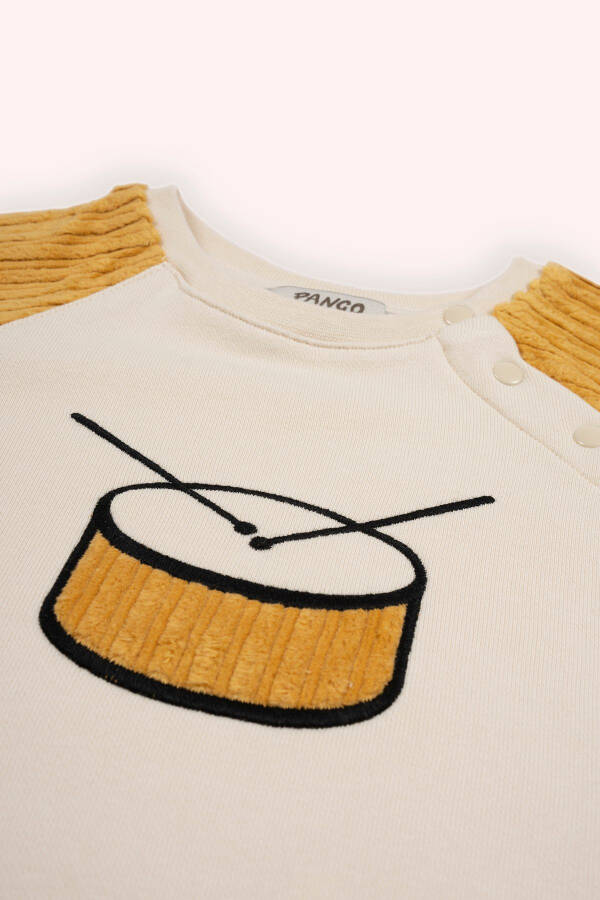 Erkak chaqaloqli kashtali reglan yengli bej svitshot - 3
