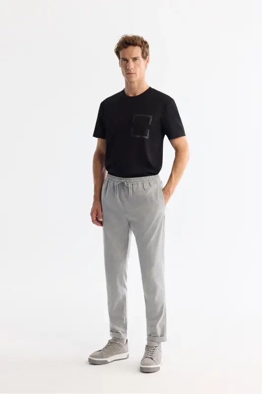 Erkak kulrang Relaxed Fit yon cho'ntakli bel qismi elastik bog'ichli duble etikli jogger shim E003000-kulrang - 1