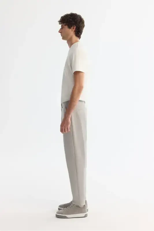 Erkak ochiq kulrang to'qilgan diagonalli naqshli trikotaj shim - 2