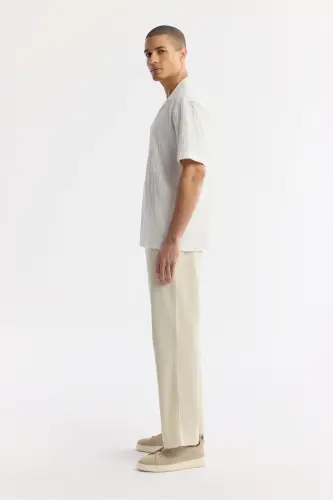 Erkak Oq Comfort Fit Apash Yoqali Jakarli Qisqa Qo'l - 3