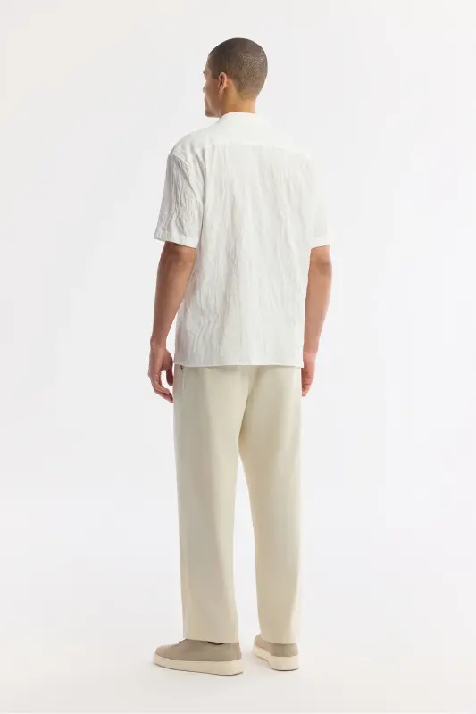 Erkak Oq Comfort Fit Apash Yoqali Jakarli Qisqa Qo'l - 4