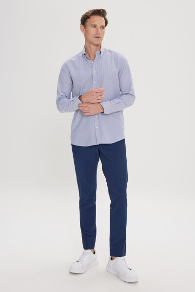Erkak Oq-Ko'k Slim Fit Tor Kesimli Tugmali Yoqa Ch - 2