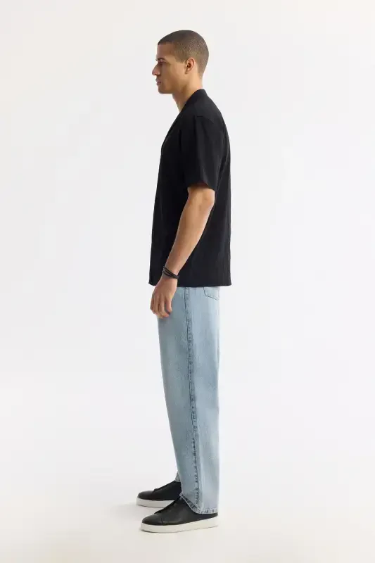 Erkak qora Comfort Fit Apash yoqali jakarli qisqa qol - 3