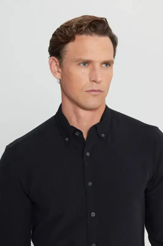 Erkak Qora Slim Fit Tor Kesimli Tugmali Yoqali Armürli Gofre Naqshli Ko'ylak-Qora - 6