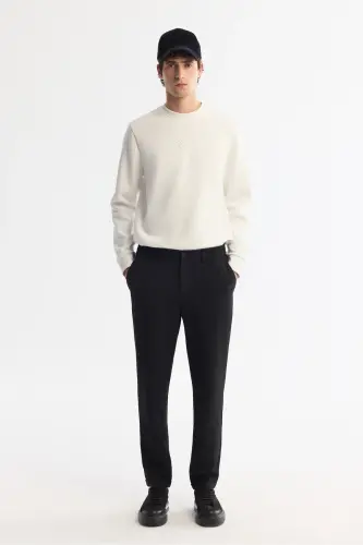 Erkak Qora Slim Fit Yon tomoni Rezinkali Gofrirovka qilingan Chino P 