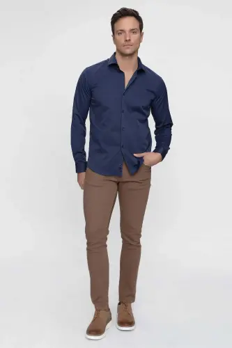 Erkak to'q ko'k Slim Fit tor kesimli tekis qattiq yoqali uzun yengli ko'ylak - 2