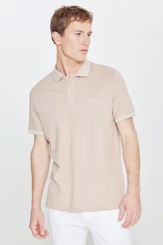Erkak Tortmaydigan Paxta Mato Comfort Fit Qulay Kesimli Bej-oq Ajinlanmaydigan Polo Yoqali Cho'ntakli Futbolka-Bej - AC&CO / ALTINYILDIZ CLASSICS (1)