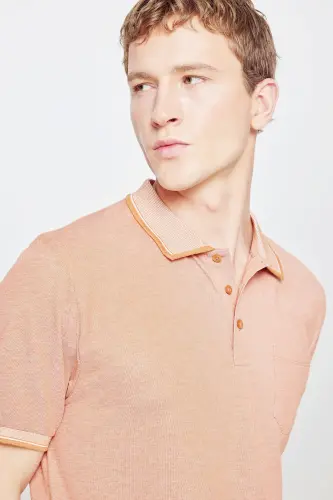 Erkak tortmaydigan paxta mato Regular Fit qulay kesim G'isht-bej burishmaydigan polo yoqali cho'ntakli futbolka - 5