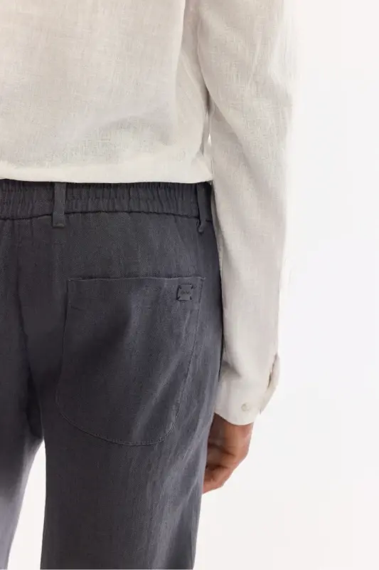 Erkaklar uchun antrasit rangli Issos Relaxed Fit shim, elastik kamarli, 100% zig'ir B003032 - 3