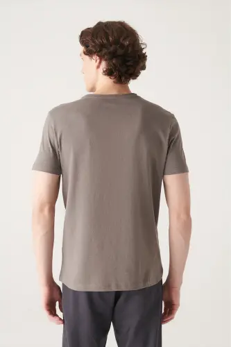 Erkaklar uchun antrasit rangli T-shirt 100% paxta nafas oladigan krujka bo'yinli Regular Fit E001000 - 4