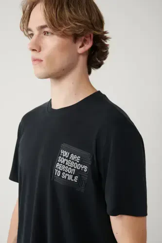 Erkaklar uchun antrasit rangli velosiped yoqasi bosimlangan Soft Touch Regular Fit T-shirt A41y1136 - AVVA (1)