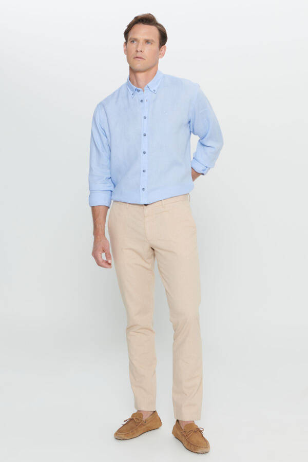 Erkaklar uchun bej rangli slim fit tor kesimli %100 paxtadan tayyorlangan yon cho'ntakli shim. - 3