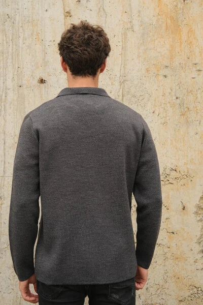 Erkaklar uchun ikki tomonlama tugmali cho'ntakli triko hırka Antrasit 23w220 - 5