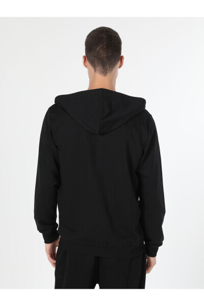 Erkaklar uchun kaputli qora svitshot, regular fit. Cl1002717 - COLIN'S (1)