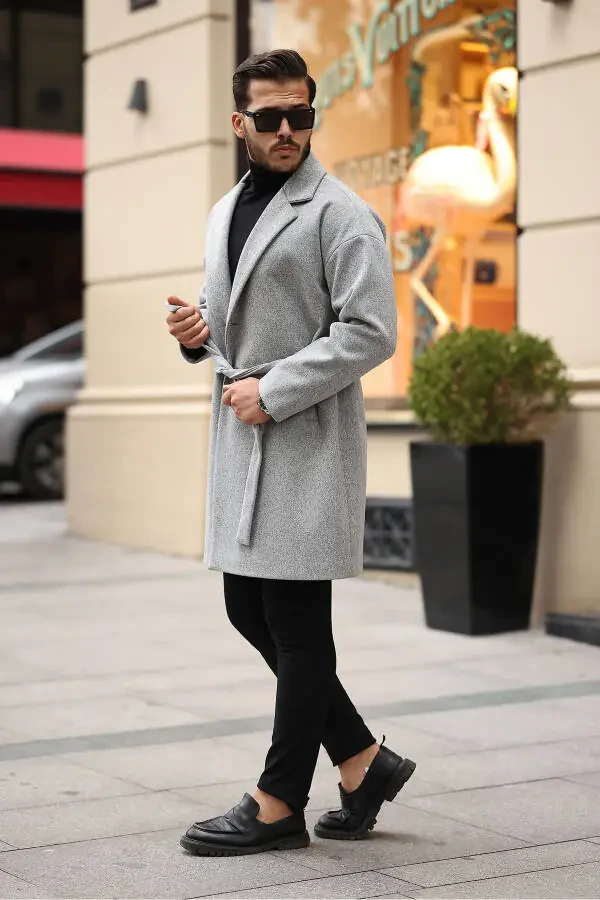 Erkaklar uchun keng, qulay kesilgan, belbog'li palto. - 2