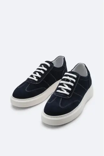 Erkaklar uchun ko'k rangli 100% zamsh teridan tayyorlangan egiluvchan taglikli kundalik poyabzallar B008002 - AVVA (1)