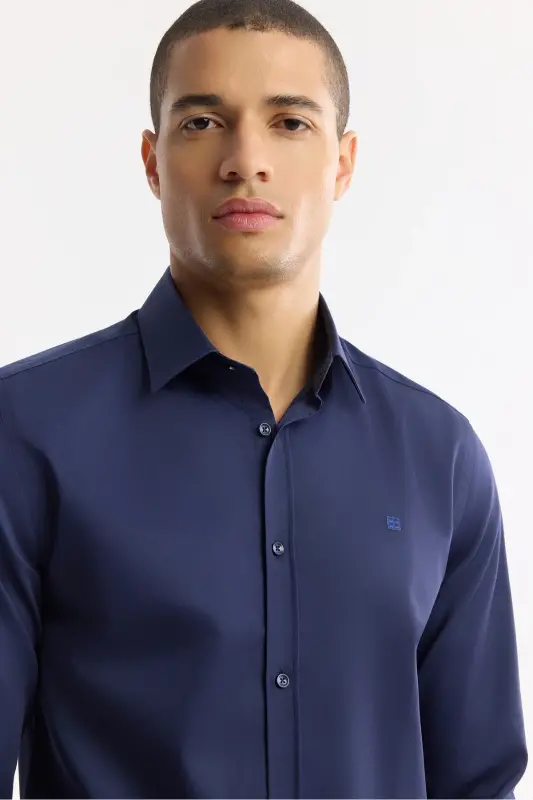 Erkaklar uchun ko'k rangli klassik yoqali 100% paxta saten Slim Fit ko'ylak B002006 - 2