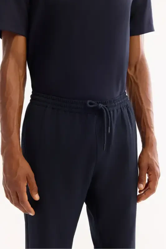 Erkaklar uchun ko'k yon cho'ntakli, elastik kamarli, bog'lanuvchan ipli, bo'sh kesilgan Jogger shimlari E003000 - 5