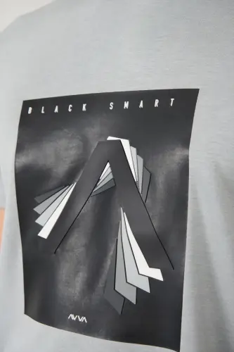 Erkaklar uchun kulrang krujka bo'yinli bosilgan interlok oddiy mos keladigan futbolka A41y1008 - AVVA (1)