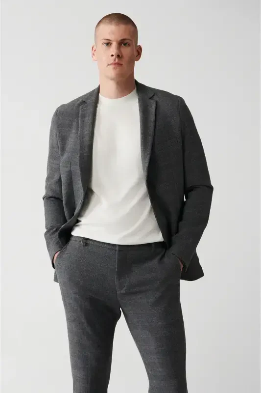 Erkaklar uchun kulrang kurtka, 360 daraja egiluvchan bitta ko'krakli, ikki yon tomonli yoriq, astarsiz, qulay slim fit. - AVVA