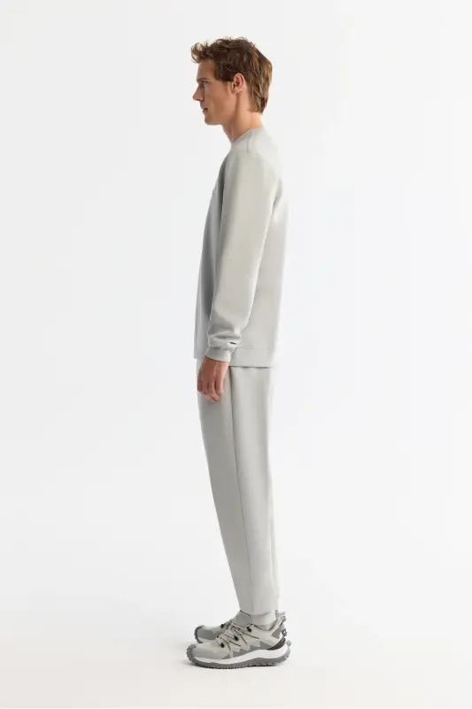 Erkaklar uchun kulrang svitshot - 2