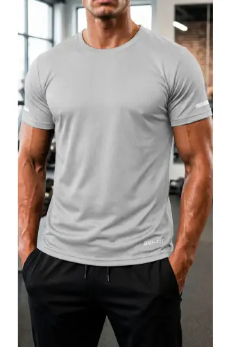 Erkaklar uchun namlikni yutadigan tez quriydigan sport texnologiyali sport t-shirt 