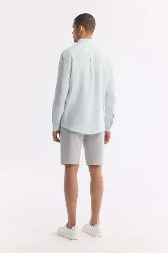 Erkaklar uchun och ko'k zig'ir ko'ylak, tugmachali yoqa, qulay kesilgan, B002191 - 4