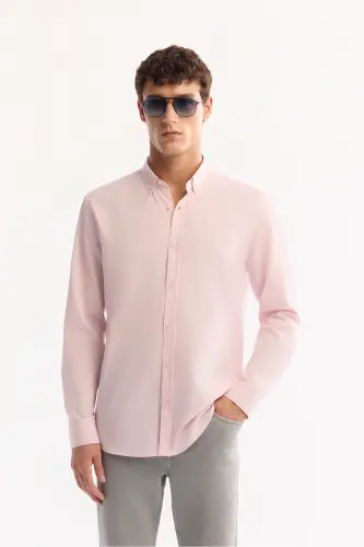 Erkaklar uchun och pushti tugmali yoqa Comfort Fit 100% paxta zig'ir to'qima ko'ylak E002141 