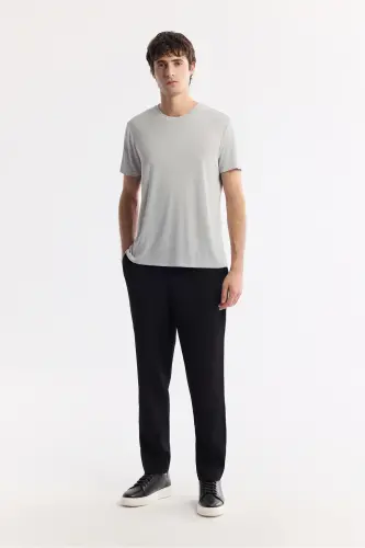 Erkaklar uchun ochiq kulrang T-shirt Yumshoq teginish Dumaloq bo'yin Regular Fit B001031 - 7