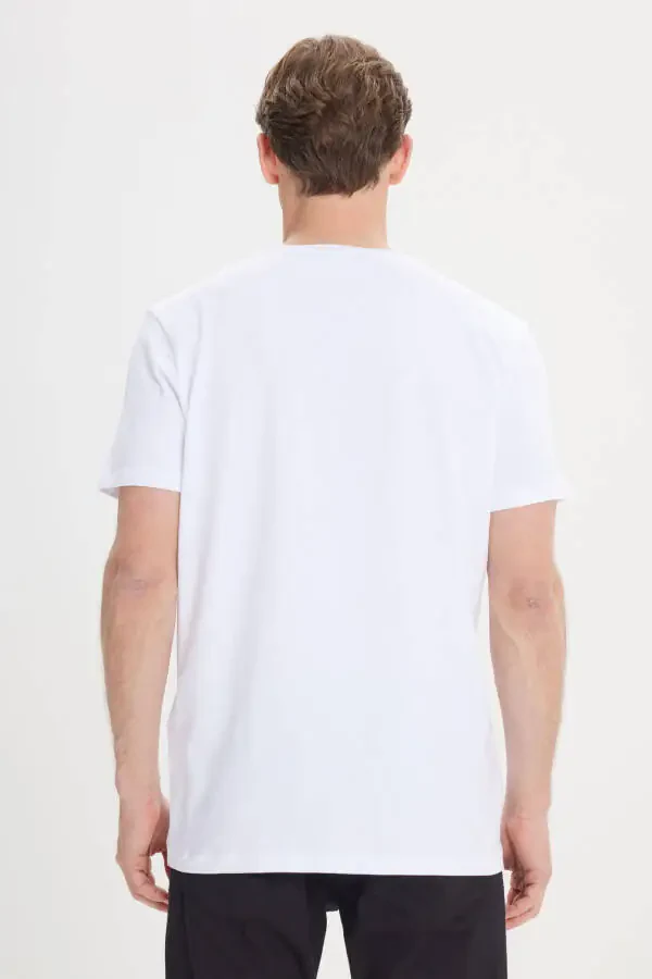 Erkaklar uchun oq rangli slim fit tor kesilgan paxtadan tikilgan elastik matodan tayyorlangan futbolka. - 5